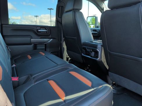 Used 2022 GMC Sierra 2500 AT4 w/ AT4 Preferred Package AWD/4WD image 12