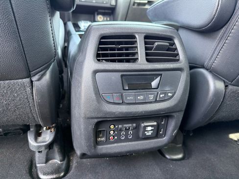 Used 2017 Honda Pilot Touring image 26