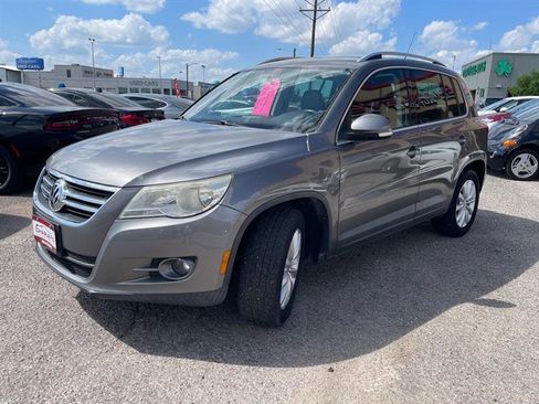 Used 2011 Volkswagen Tiguan S FWD image 2