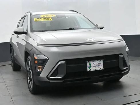 Used 2024 Hyundai Kona SEL FWD image 3