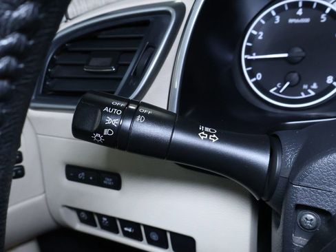 Used 2023 Nissan Murano SL w/ SL Moonroof Package image 24