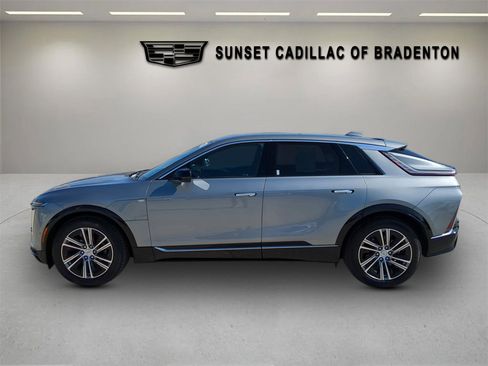 Certified 2024 Cadillac Lyriq Luxury image 7