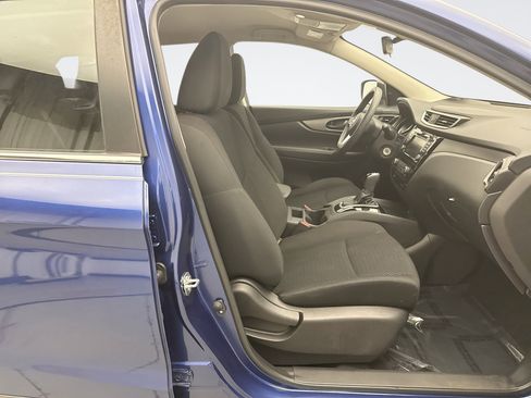 Used 2020 Nissan Rogue Sport S image 16