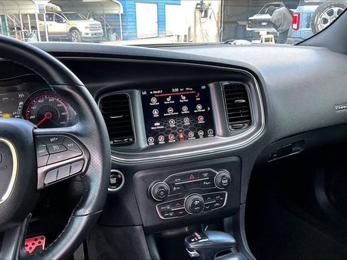 Used 2017 Dodge Charger SXT w/ Blacktop Package image 7