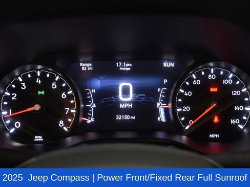 Used 2025 Jeep Compass Latitude w/ Sun & Sound Group AWD/4WD image 13