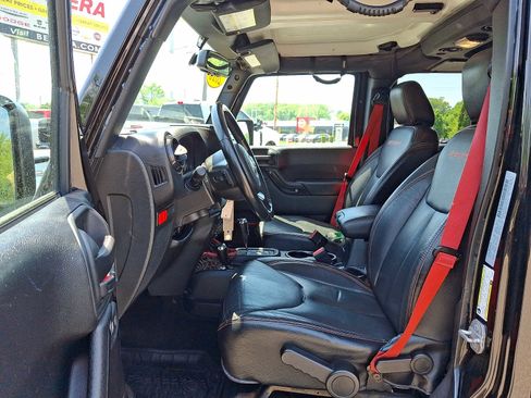 Used 2018 Jeep Wrangler Unlimited Rubicon AWD/4WD image 13