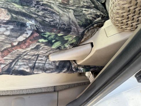 Used 2008 Nissan Frontier SE w/ SE Value Truck Pkg image 14