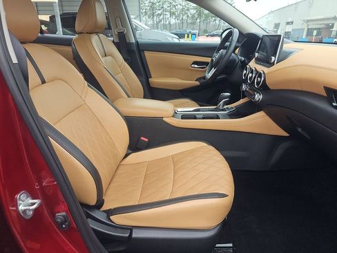 Used 2024 Nissan Sentra SV w/ SV Premium Package image 17