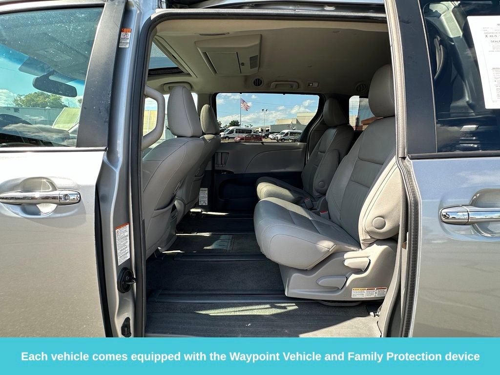 Used 2016 Toyota Sienna XLE Premium AWD/4WD image 24