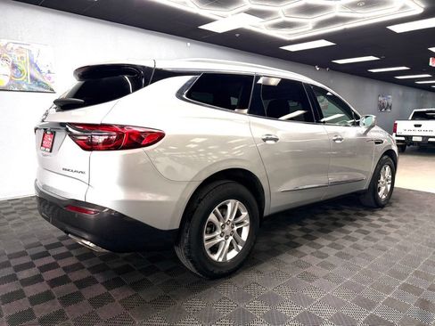 Used 2018 Buick Enclave Essence FWD image 15