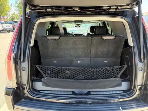Used 2018 Cadillac Escalade Luxury AWD/4WD image 7