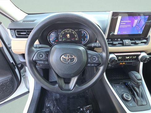 Used 2024 Toyota RAV4 LE image 12