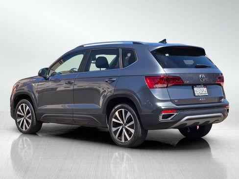 Used 2023 Volkswagen Taos SE FWD image 6