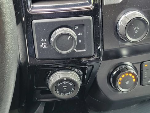 Used 2020 Ford F150 XLT w/ Equipment Group 302A Luxury AWD/4WD image 23