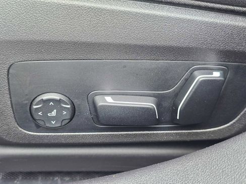 Used 2025 BMW 330i xDrive Sedan w/ M Sport Package image 23