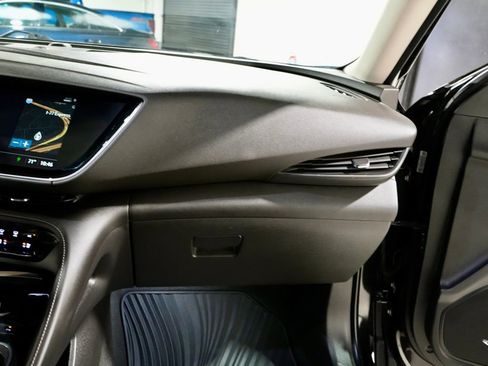 Used 2022 Buick Envision Avenir w/ Technology Package II image 26