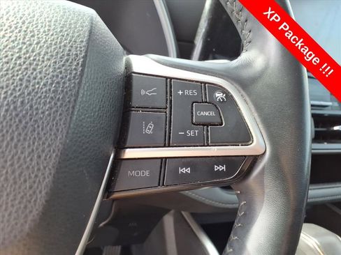 Used 2022 Toyota Highlander XLE image 24