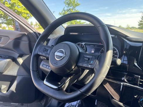 Used 2025 Nissan Pathfinder Rock Creek AWD/4WD image 19