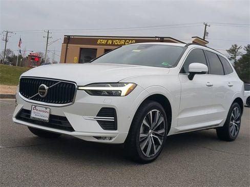 Used 2022 Volvo XC60 B5 Momentum w/ Advanced Package image 7