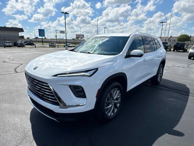 Used 2025 Buick Enclave Preferred AWD/4WD image 9