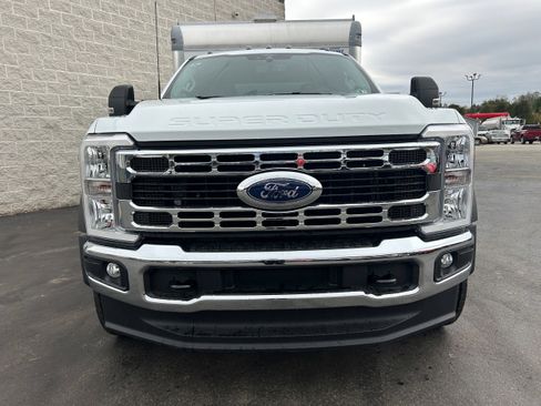 New 2025 Ford F450 XLT w/ XLT Value Package image 17