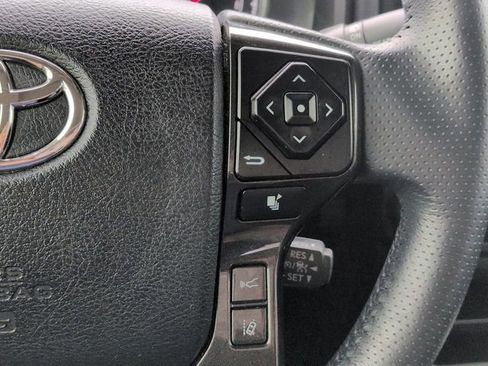 Used 2022 Toyota 4Runner TRD Off-Road Premium image 28