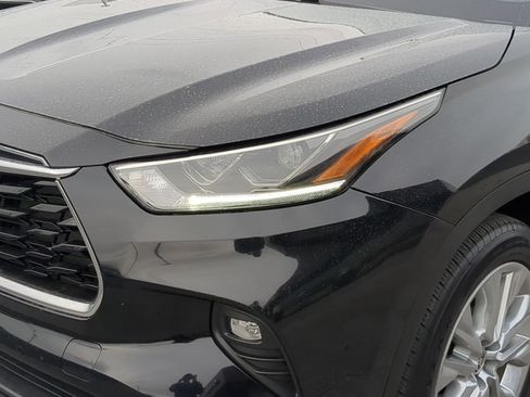 Used 2024 Toyota Highlander Limited AWD/4WD image 13