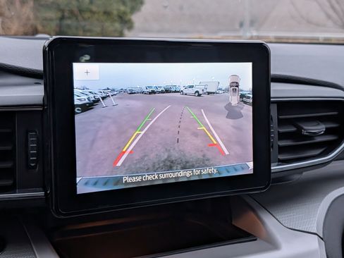 Used 2023 Ford Explorer XLT w/ Equipment Group 202A image 19