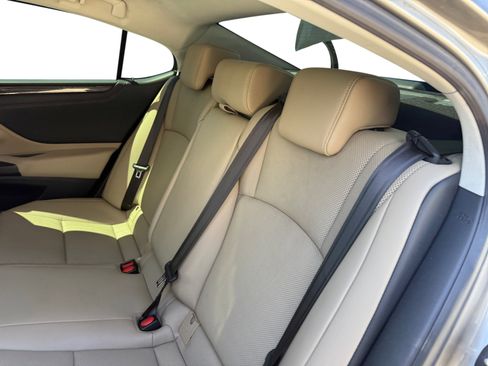 Used 2019 Lexus ES 350 w/ Accessory Package 2 FWD image 16