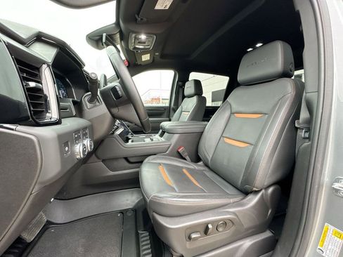 Used 2025 GMC Sierra 2500 AT4 image 19