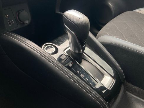 Used 2019 Nissan Kicks SV image 18