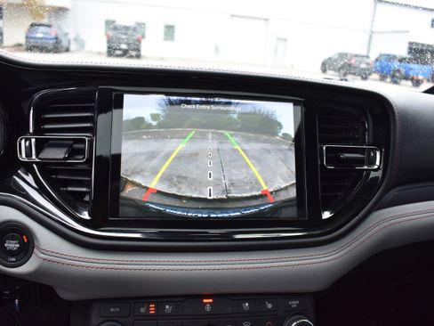 Used 2023 Dodge Durango GT image 19