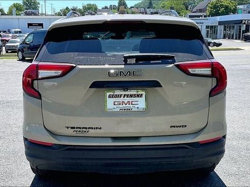 Used 2023 GMC Terrain SLT w/ Infotainment Package II AWD/4WD image 8