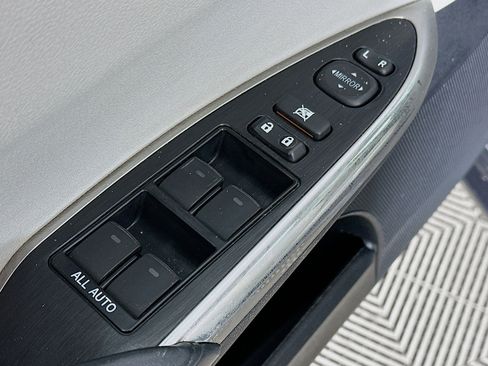 Used 2016 Toyota Avalon XLE Premium image 18