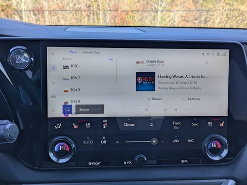 Used 2023 Lexus RX 350 w/ Luxury Package image 12