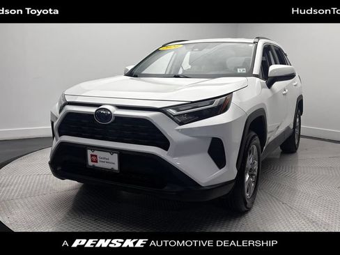Used 2024 Toyota RAV4 XLE AWD/4WD image 1