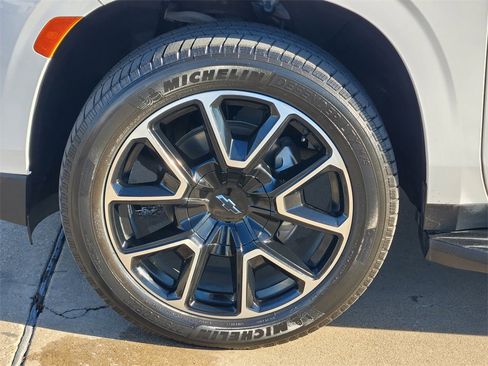 Used 2021 Chevrolet Tahoe RST w/ Luxury Package image 10