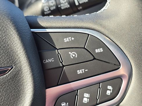 New 2026 Chrysler Pacifica Select image 7