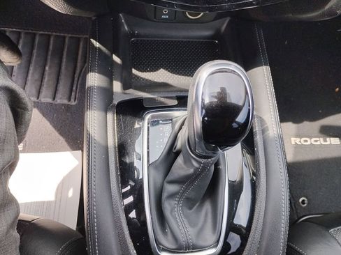 Used 2017 Nissan Rogue SL FWD image 21
