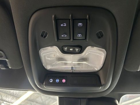 Used 2021 Chevrolet TrailBlazer RS w/ Sun and Liftgate Package FWD image 24