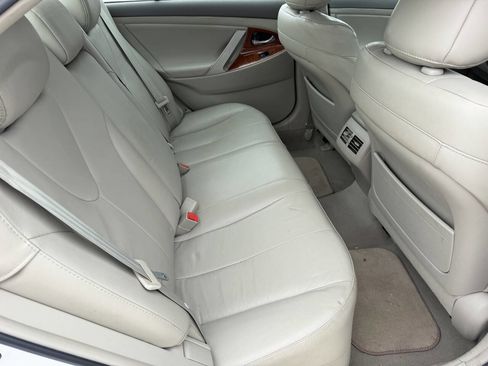 Used 2011 Toyota Camry XLE w/ XLE Extra-Value Pkg #1 FWD image 19