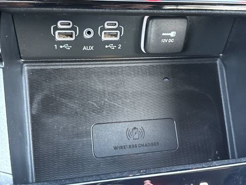 Used 2023 Jeep Grand Cherokee L Laredo RWD image 21