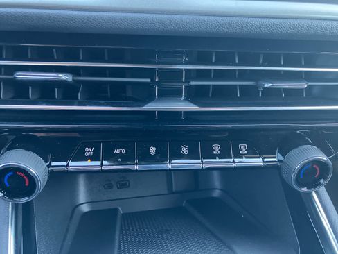 New 2026 Chevrolet Traverse LT w/ Sun and Wheel Package image 25