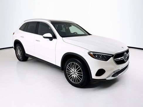 Used 2026 Mercedes-Benz GLC 300 image 1