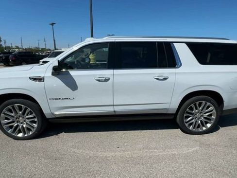 New 2026 GMC Yukon XL Denali w/ Denali Reserve Package AWD/4WD image 5