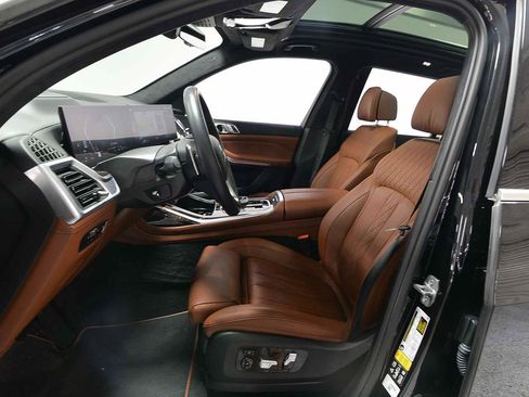Certified 2023 BMW X7 xDrive40i w/ Premium Package AWD/4WD image 8