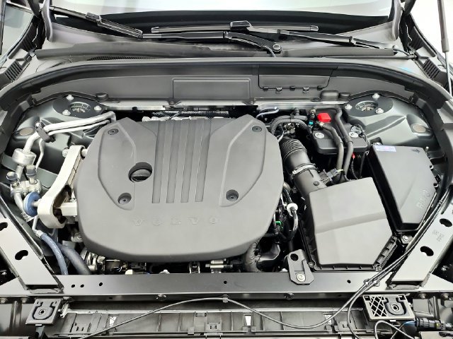 New 2027 Volvo XC60 B5 Plus AWD/4WD image 32