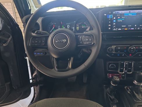 Used 2024 Jeep Wrangler Unlimited AWD/4WD image 16