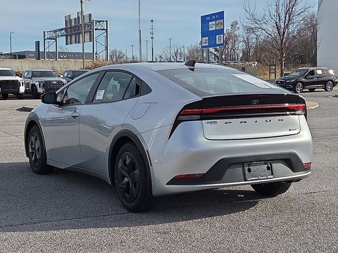 New 2026 Toyota Prius LE image 3