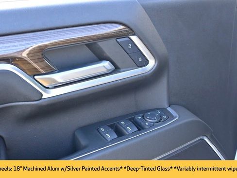 Used 2024 Chevrolet Silverado 2500 LT image 27